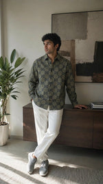 Load image into Gallery viewer, Twill Signature Button-Down Shirt